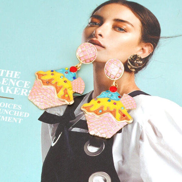 O1CN01LOigmZ2JjMMTu6vxm_3025409457-0-cib Wholesale Alloy Diamond Cake Earrings