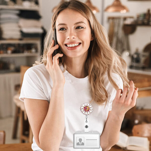 Wholesale Badge Reels Acrylic Glitter Sequins Seven Color Sunflower Retractable Keychain