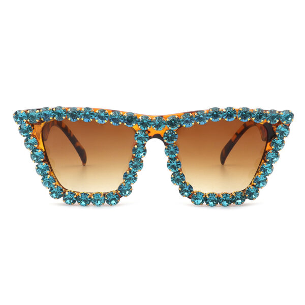 O1CN01LyfW8928Xwdu5WtoC_3914117943-0-cib Wholesale Rhinestone Box PC Sunglasses