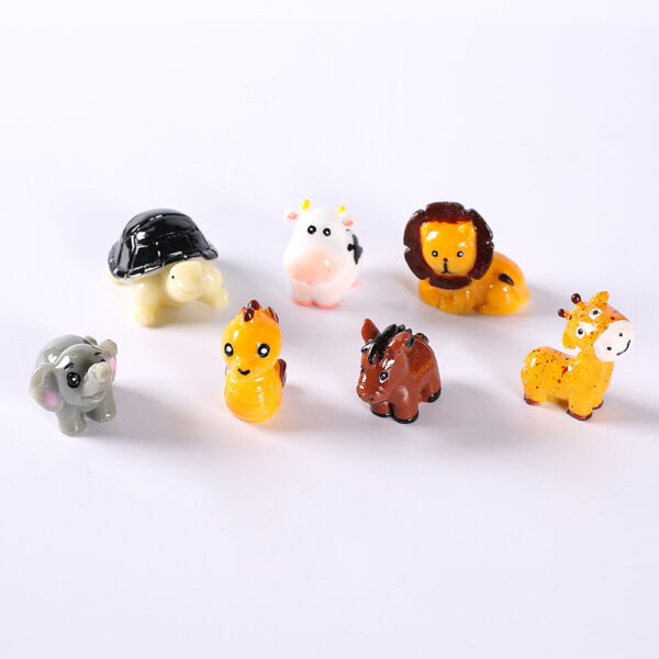 Wholesale of Lion and Elephant Resin Ornaments