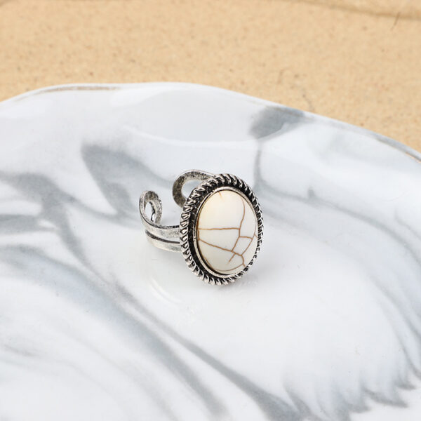 Wholesale Round Flower Turquoise Pendant Necklaces