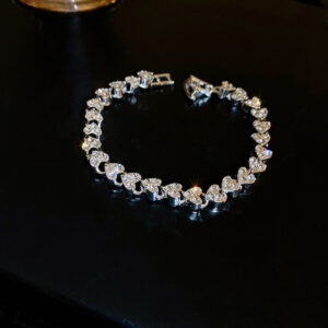 Diamond-encrusted love buckle bracelet