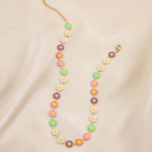 Wholesale Alloy Small Daisy Flower Clavicle Necklace