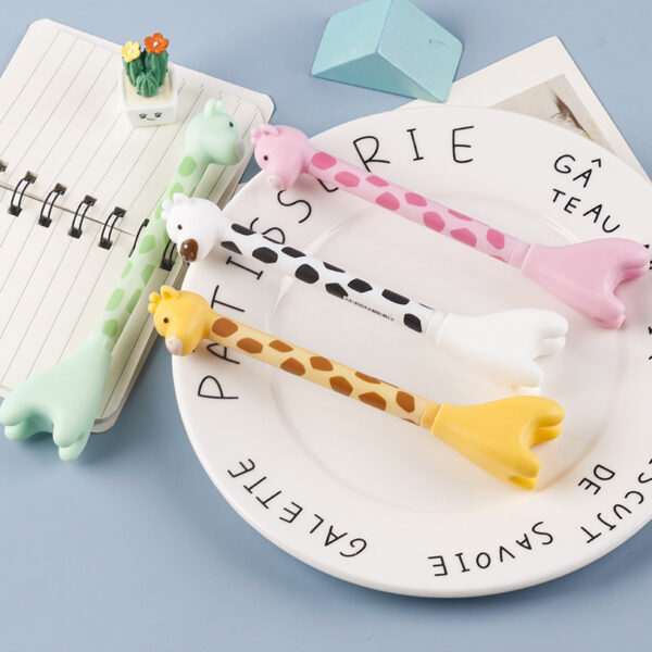 O1CN01MGsb151FwrTx0qqk2_2216003600552-0-cib Wholesale Random Style Standing Cartoon Giraffe Plastic Gel Pen