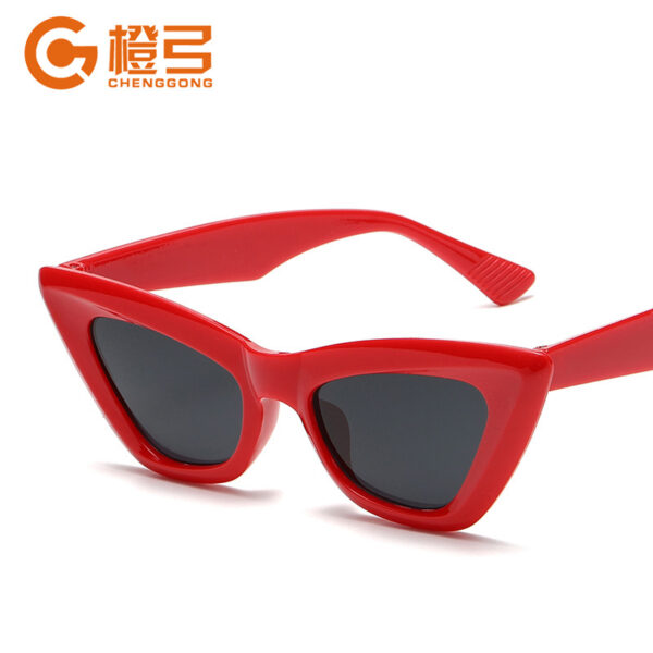 O1CN01MLntjp1Y809QfDHrh_2208807593013-0-cib Wholesale PC Triangle Cat Eye Sunglasses