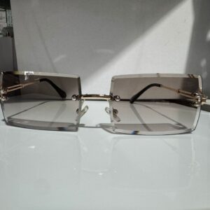In stock / Gold frame fades to gray