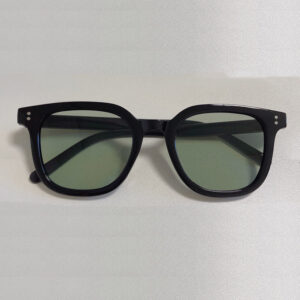 No specifications / black frame dark green sheet