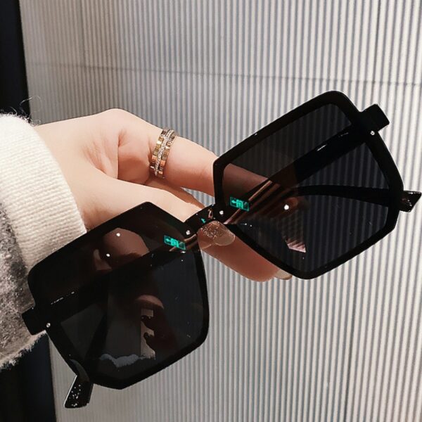 O1CN01NLI0ub1PLtZr5fHYw_2209728071825-0-cib Wholesale UV Protection Square Frame PC Sunglasses