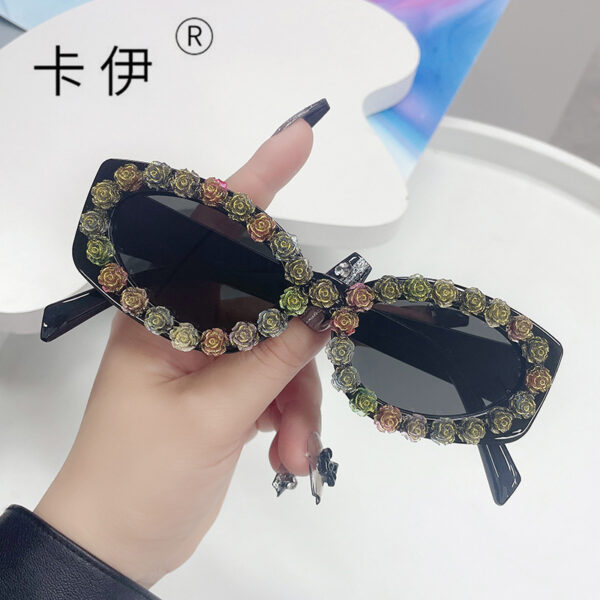O1CN01NTpIYz2ACXVEJ8jRv_2929128167-0-cib Wholesale PC Party Diamond Flower Personalized Sunglasses