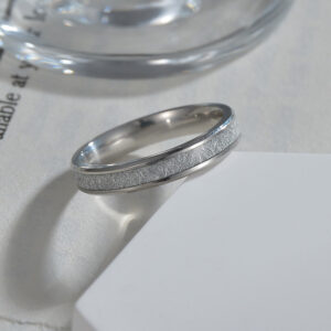 O1CN01NZPKO425XXX23pw7D__2525097536-0-cib Wholesale Inlaid Ice Silk Foil 4MM Titanium Steel Rings