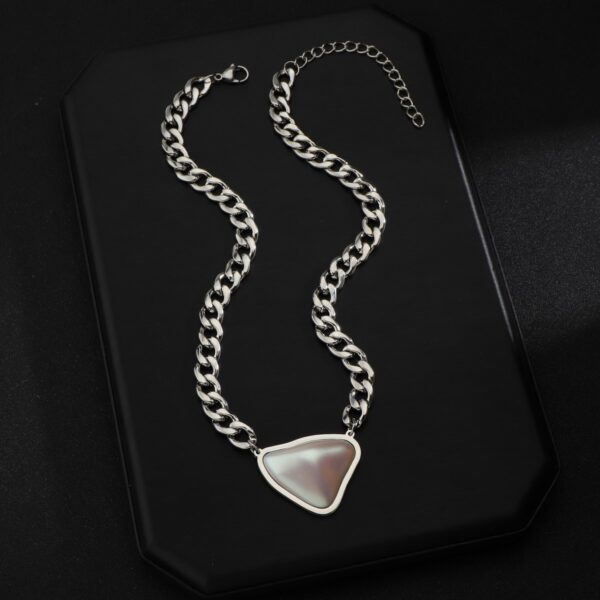O1CN01NbksUu25XXSrop79S_2525097536-0-cib Wholesale Titanium Steel Heart Shape Gemstone Pendant Clavicle Necklace