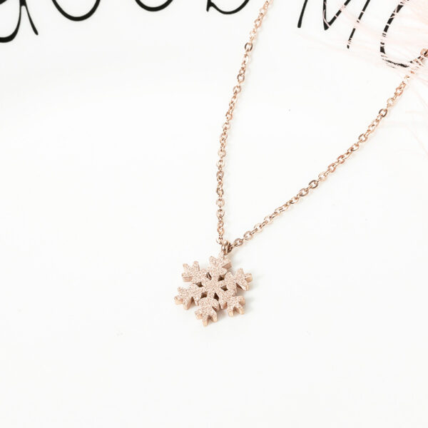 Wholesale Titanium Steel Color Gold Frosted Small Snowflake Necklace