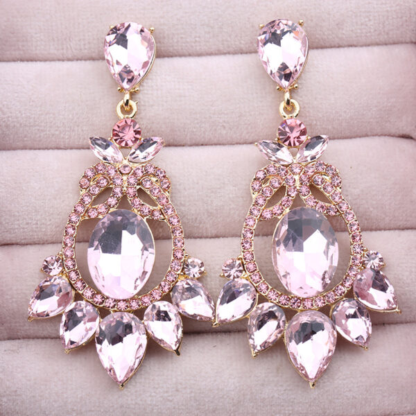 Wholesale Vintage Luxury Crystal Cutout Zinc Alloy Earrings