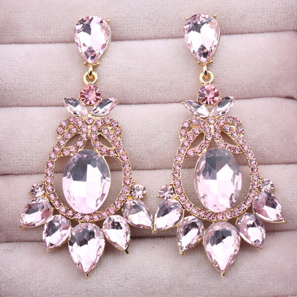 Wholesale Vintage Luxury Crystal Cutout Zinc Alloy Earrings