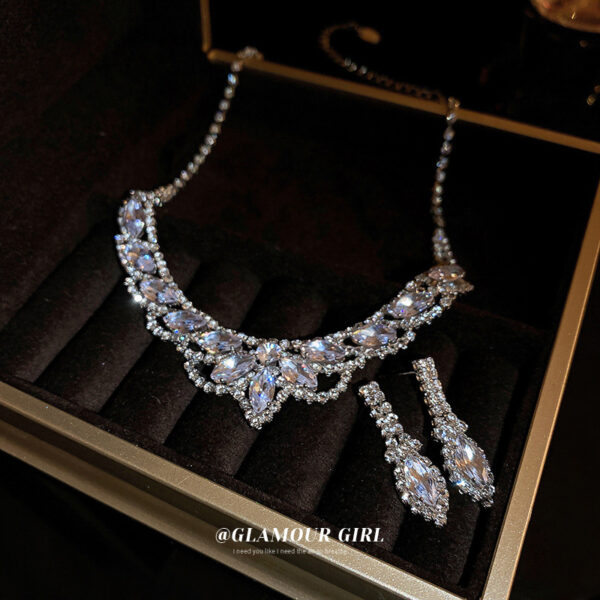 Wholesale Heavy Diamond Drop U-Shaped Tassel Earrings and Necklace Two-Piece Set