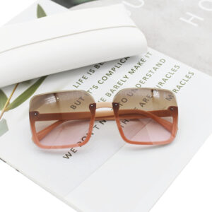 Orange powder on top of tea powder