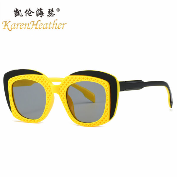 O1CN01ObFfg026ph0DlaNdL_2923107711-0-cib Wholesale Fashion Square Frame Plastic Sunglasses