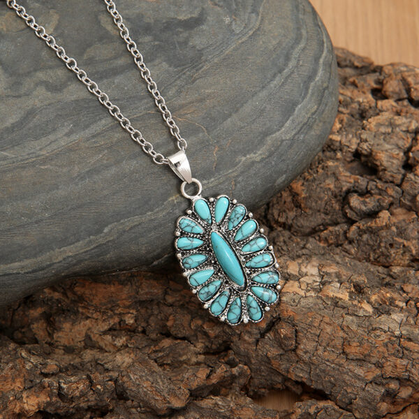 Wholesale Retro Exaggerated Turquoise Alloy Necklaces