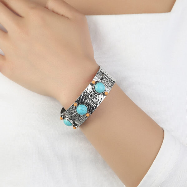 O1CN01PRUeVK1qyMSzxFjFQ_2206372095564-0-cib Wholesale Western Style Vintage Turquoise Cactus Carved Metal Bracelet