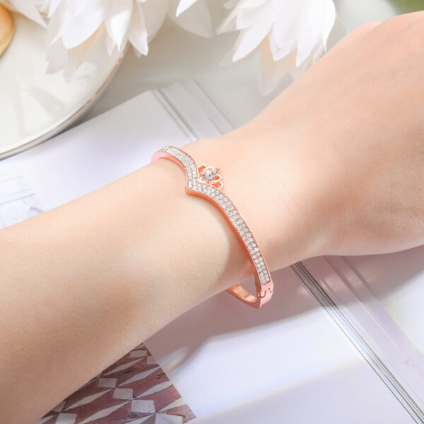 Wholesale Heart Shaped Crown Diamond Alloy Bracelet