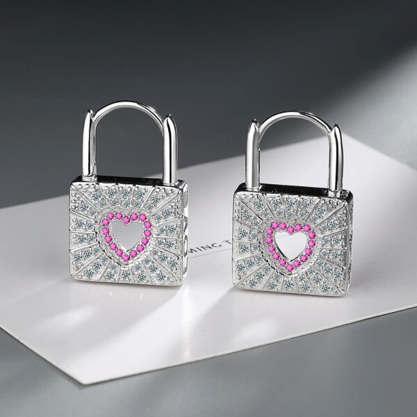 O1CN01PVmTyX2HwywvewCyw_937039216-0-cib Wholesale Red Zirconia Diamond Heart Lock Copper Earrings