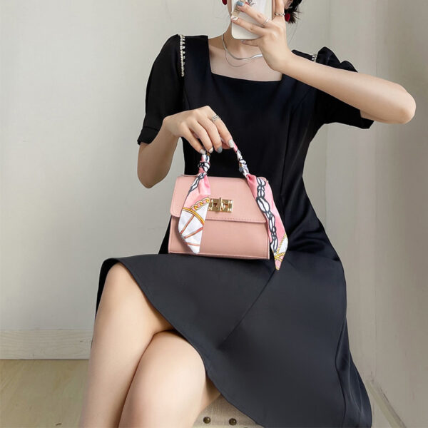 O1CN01PfVyqq1uTS8bmfOE0_2209537546038-0-cib Wholesale PU Scarves, Handbags, Single Shoulder Crossbody Bags