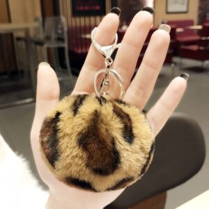 Khaki Leopard Hair Ball / Packed in a single opp bag. the keychain is not fixed. if necessary, please contact customer service for notes