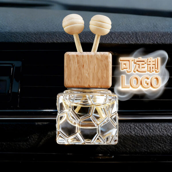 Wholesale Air Outlet Water Cube Perfume Empty Bottle Car Decoration