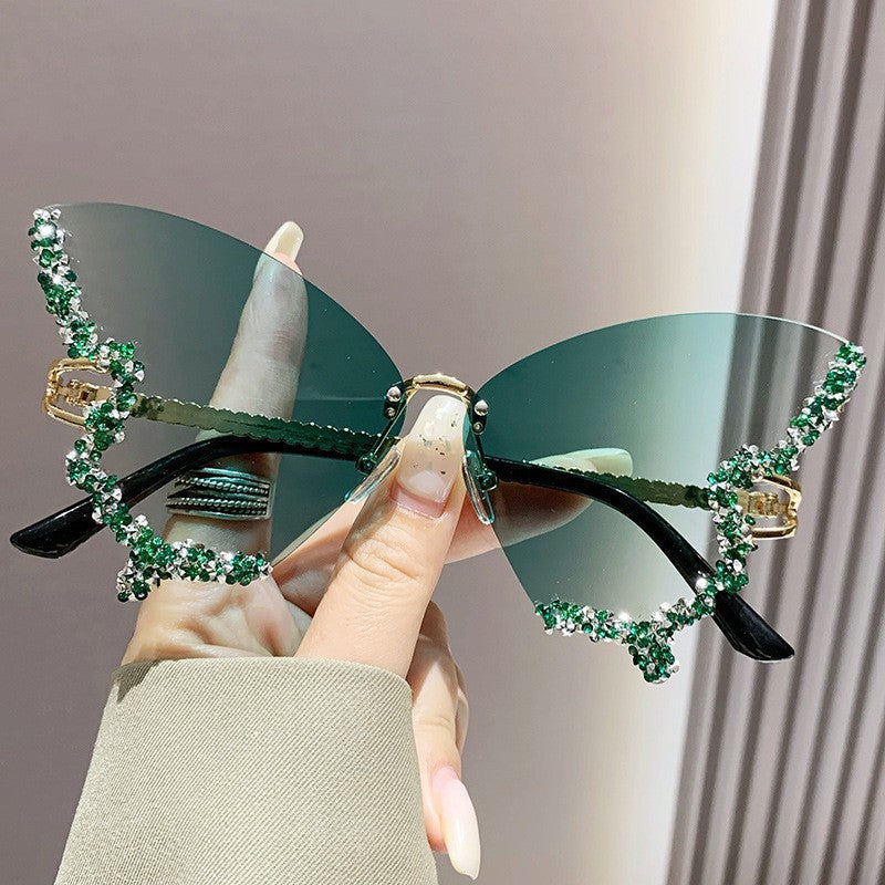 Wholesale Butterfly Shape Diamond Frameless Fashionable Personality Exaerated Sunglasses