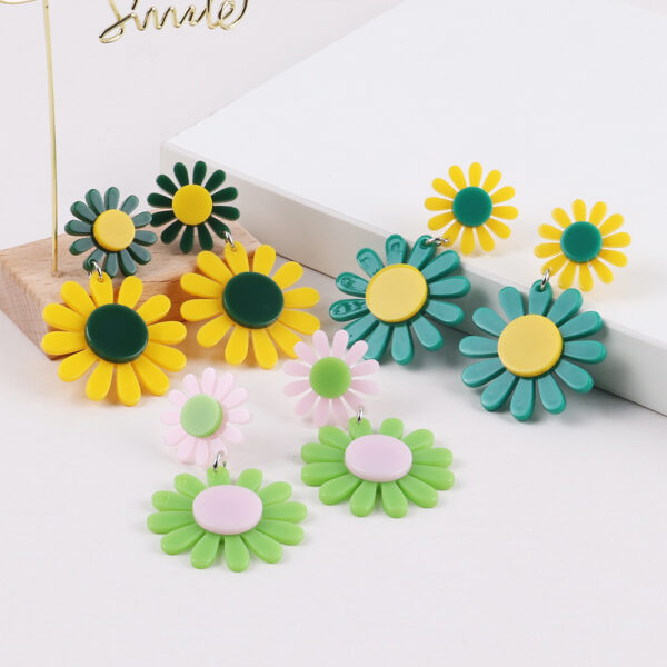 O1CN01QHuVVU27ScVcNVE4U_3843297796-0-cib Wholesale Bohemian Daisy Acrylic Earrings