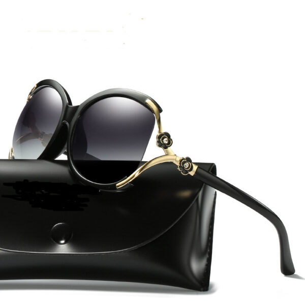 O1CN01QM0QHx1jH7pTeZ7Lb_2213444044522-0-cib Wholesale Large Frame Hollow Camellia Sunglasses