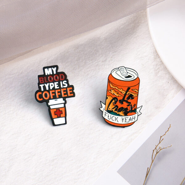 O1CN01QQq59H2E96t6no1vX_2206427368701-0-cib Wholesale Alloy Creative Slogan Coffee Is My Blood Brooch