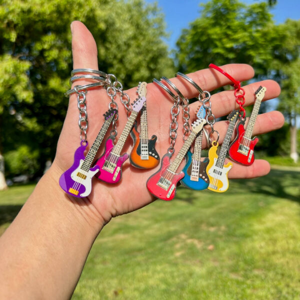 Wholesale Stainless Steel Color Printing Embossed Guitar Keychain
