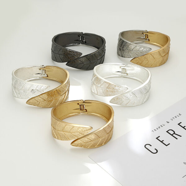 Wholesale Non-fading Leaf Silver Adjustable Alloy Bracelet