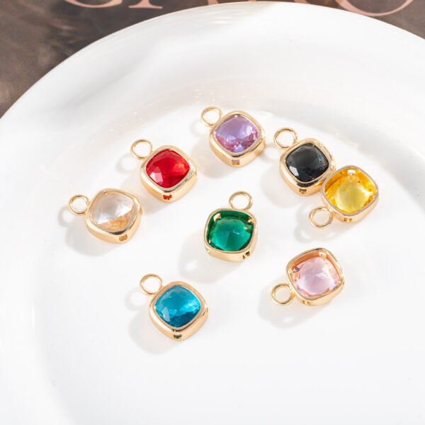 O1CN01RCeyFj2CxpiFRTMmh_2209035208541-0-cib Wholesale Crystal Sugar Cube Pendant Accessories