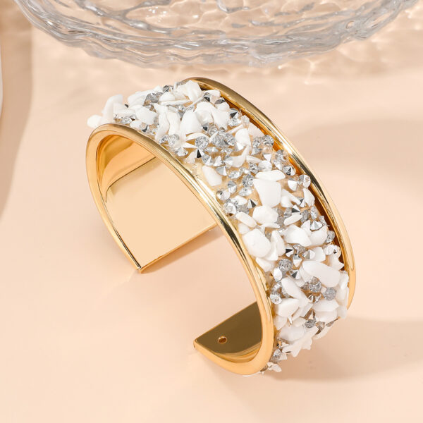 Wholesale Bohemian Crushed Stone Open Bracelets