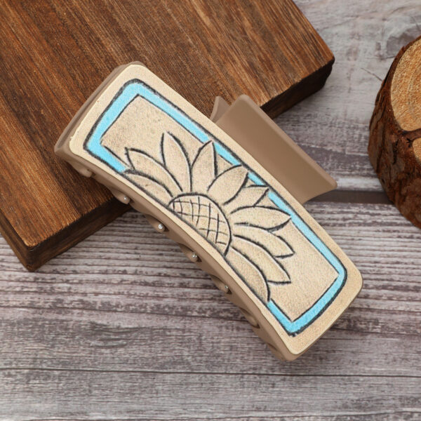 O1CN01RfRkPU1ftMVtOe4HP_3172764064-0-cib Wholesale Western Style Sunflower Poker Leather Hairpin Shark Clip