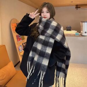 [black] european and american two-color tassels / About 230