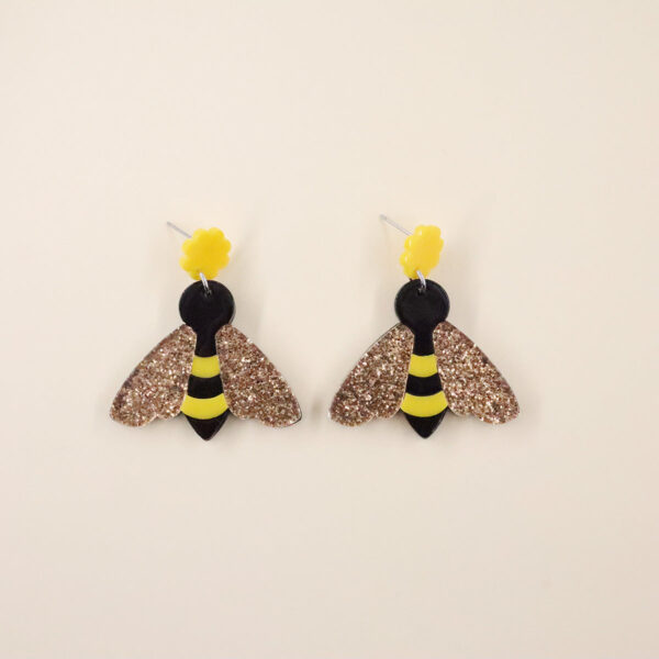 O1CN01SZxlrM1tTALftoiil__2207988525902-0-cib_1ad1bc95-7813-40a9-82eb-191e755ca1f1 Wholesale Acrylic Vintage Flower Bee Earrings