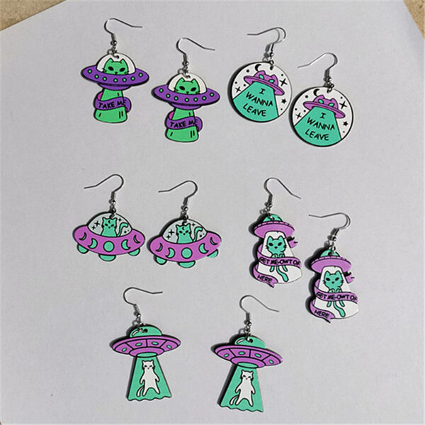 O1CN01Sew3Hl27ScW4CrESh_3843297796-0-cib Wholesale Space Cat Alien Acrylic Earrings