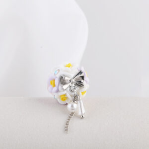 light purple flowers white tassels