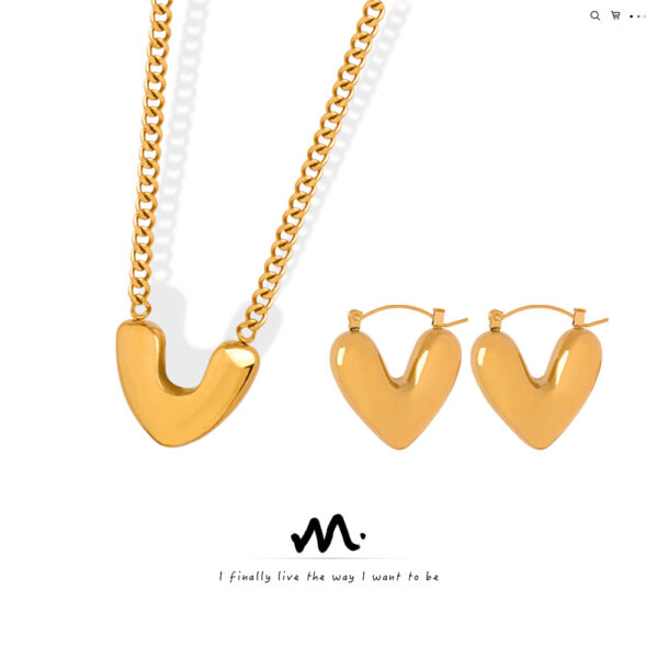 Wholesale Heart-shaped Titanium Steel Necklaces