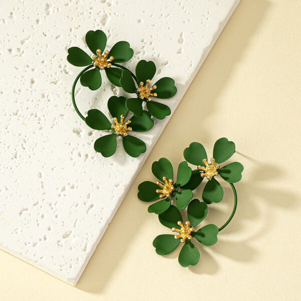 O1CN01TM7Pm72GlhbJdFB8X_2208966519056-0-cib Wholesale Vintage Camellia Earrings Studs