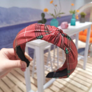 [Dotted lines] wine red