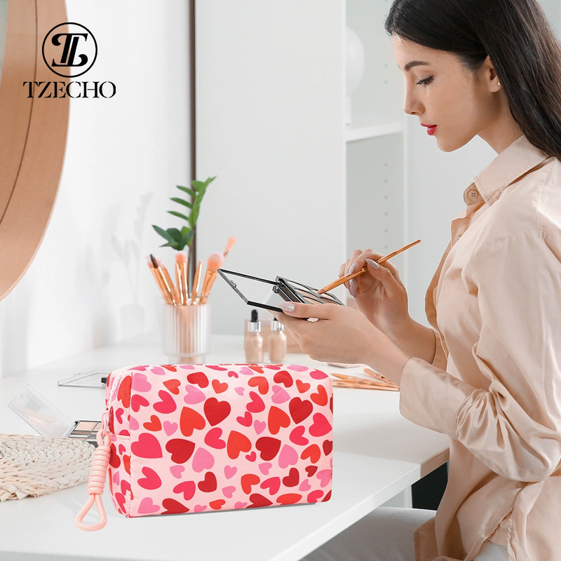 Wholesale Love Cosmetic Bag Valentine's Day Gift Bag Cute Travel Christmas Storage Bag Bag Cross-border New Women's Bag