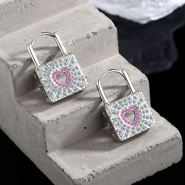 O1CN01TSdZSM2Hwywya3FI0_937039216-0-cib Wholesale Red Zirconia Diamond Heart Lock Copper Earrings