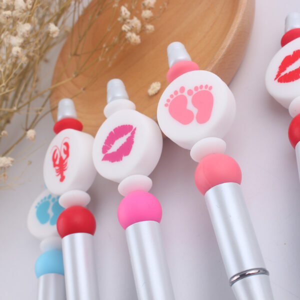 O1CN01TqIwb01NrNeTxjxiC_2214899881623-0-cib-1 Wholesale Cartoon Lips Silicone DIY Bead Pen