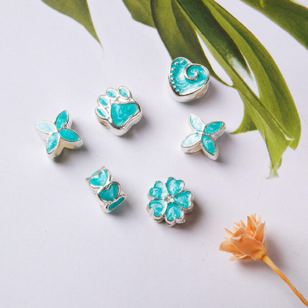 O1CN01TumLz61a5pRdTM86z_2211228053279-0-cib Wholesale Oil Drip Heart Butterfly Big Hole Bright Colorful Beads