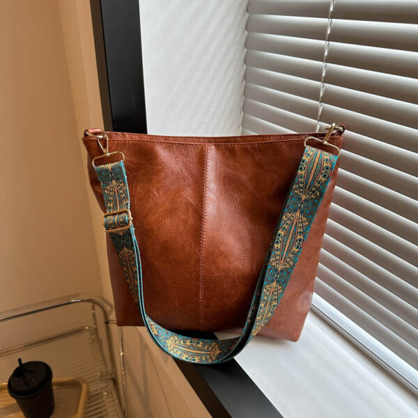 Wholesale Soft Leather Large Capacity Wide Shoulder Strap Bag, Single Shoulder Crossbody Bag