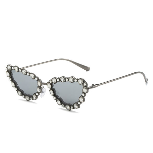 O1CN01UYEUI91RszXBd3iKu_2216245662168-0-cib Wholesale Diamond Small Frame PC Sunglasses